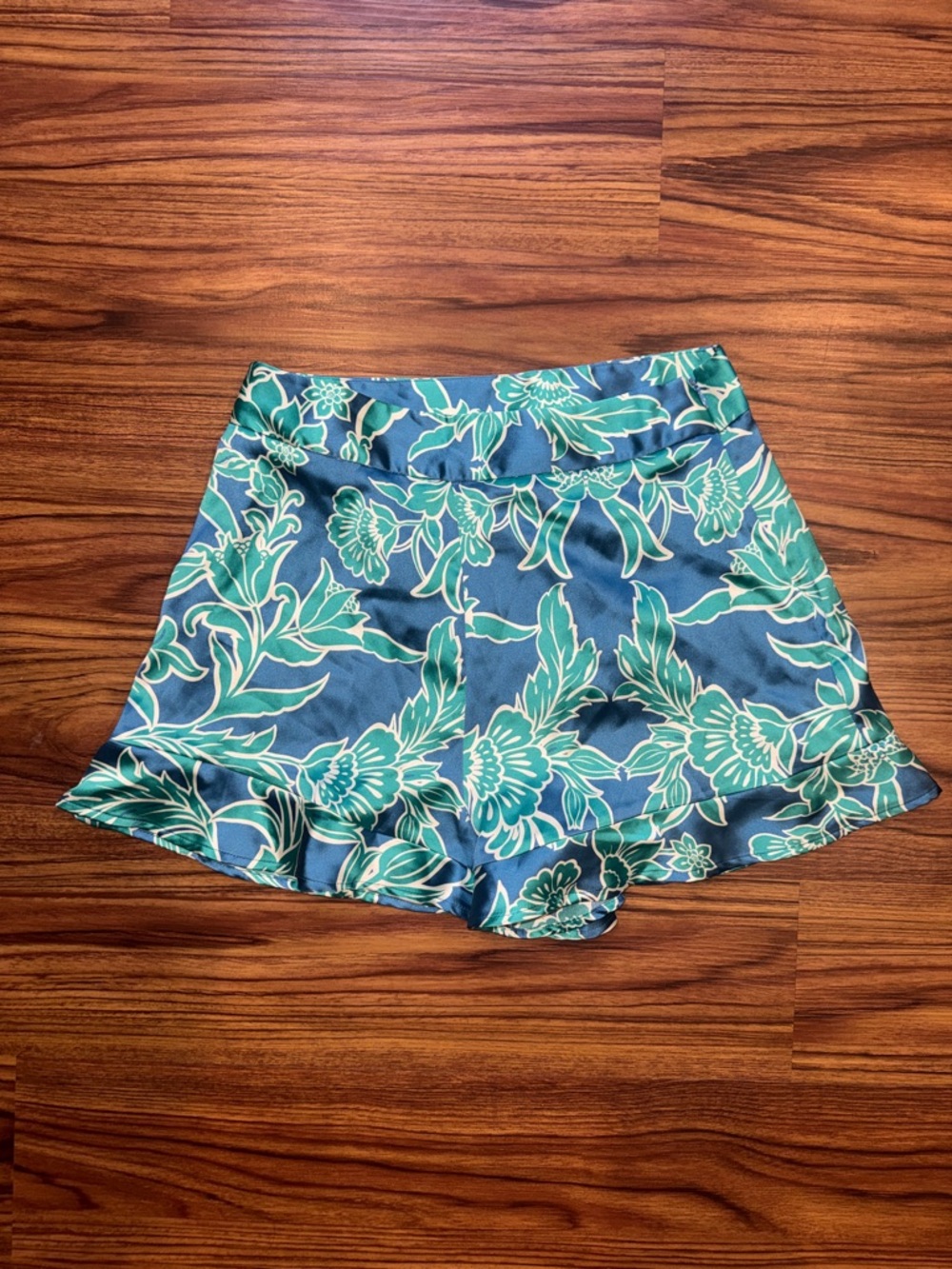 House of Harlow 1960 Blue Floral Skort with Green Print